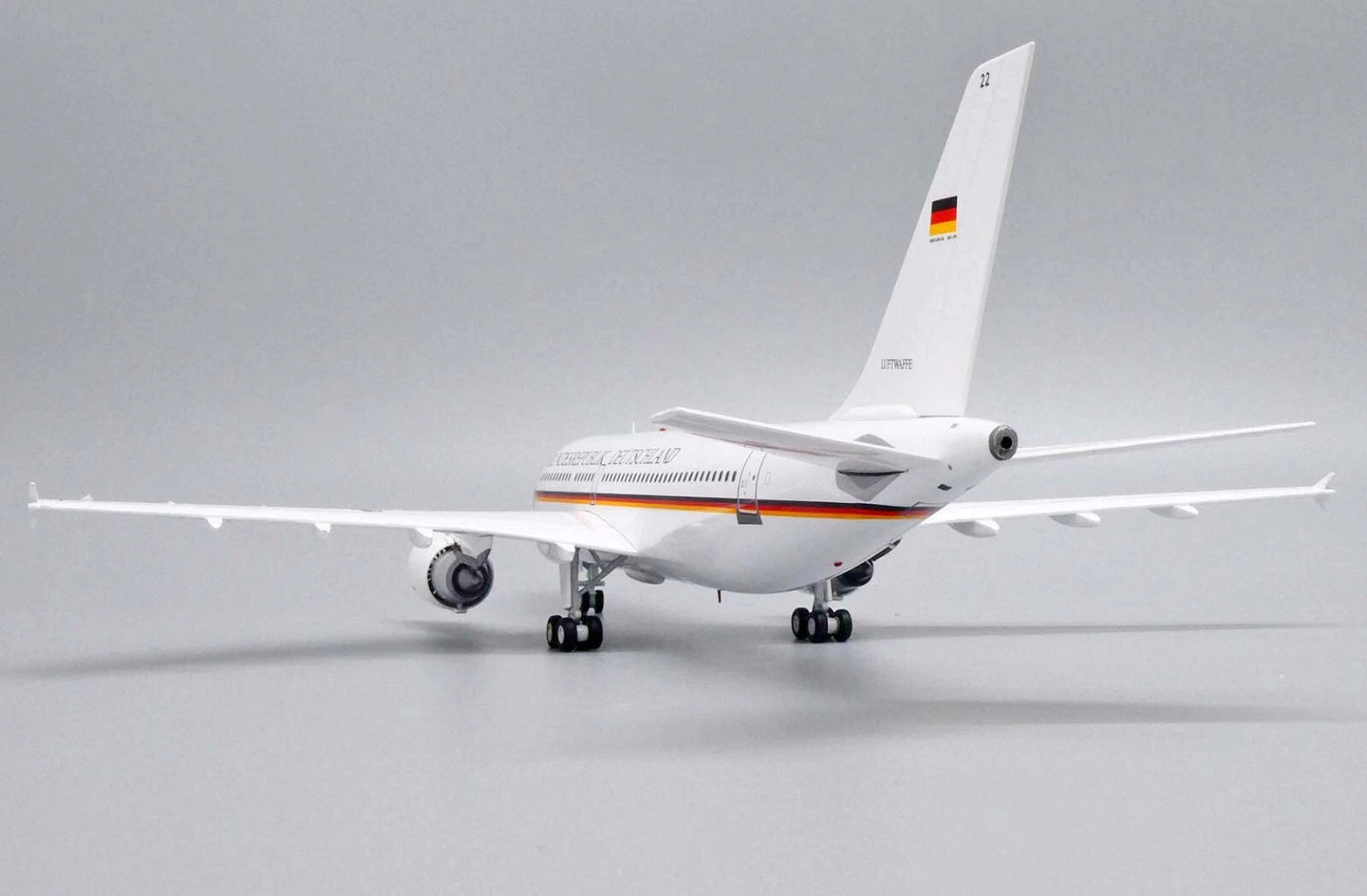 JC WINGS A310-300 GERMAN AIR FORCE REG: 10 22